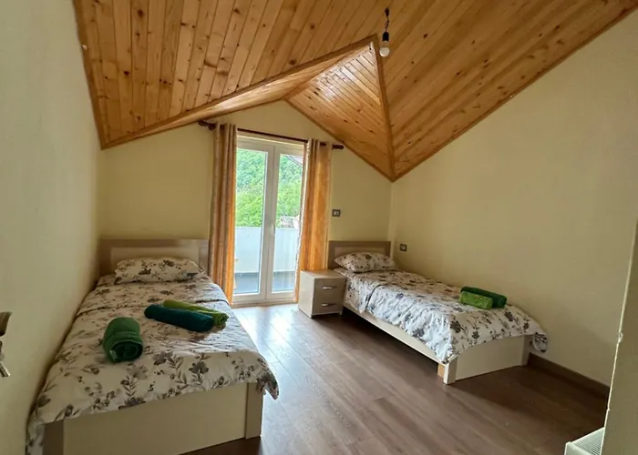 Artjoni Fierze Hostel
