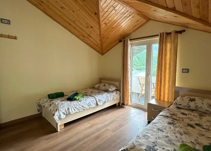 Artjoni Fierze Hostel