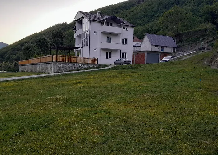 Artjoni Fierze Hostel *